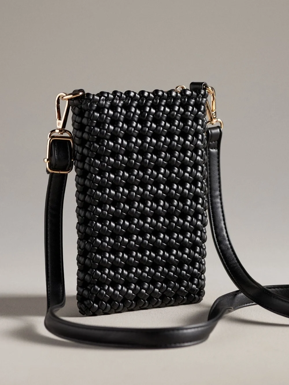 NWT | The Kalani Woven Knot Bag: Cell Phone Edition